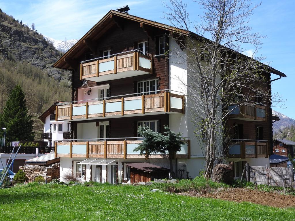 Haus Alpenperle Lägenhet Saas-Almagell Exteriör bild
