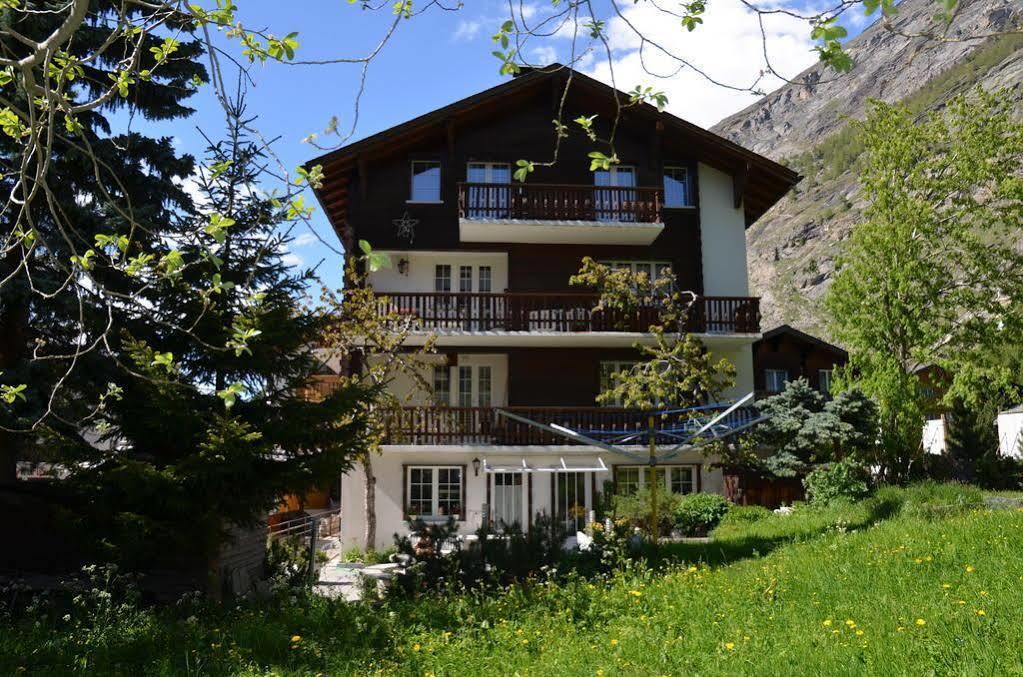 Haus Alpenperle Lägenhet Saas-Almagell Exteriör bild