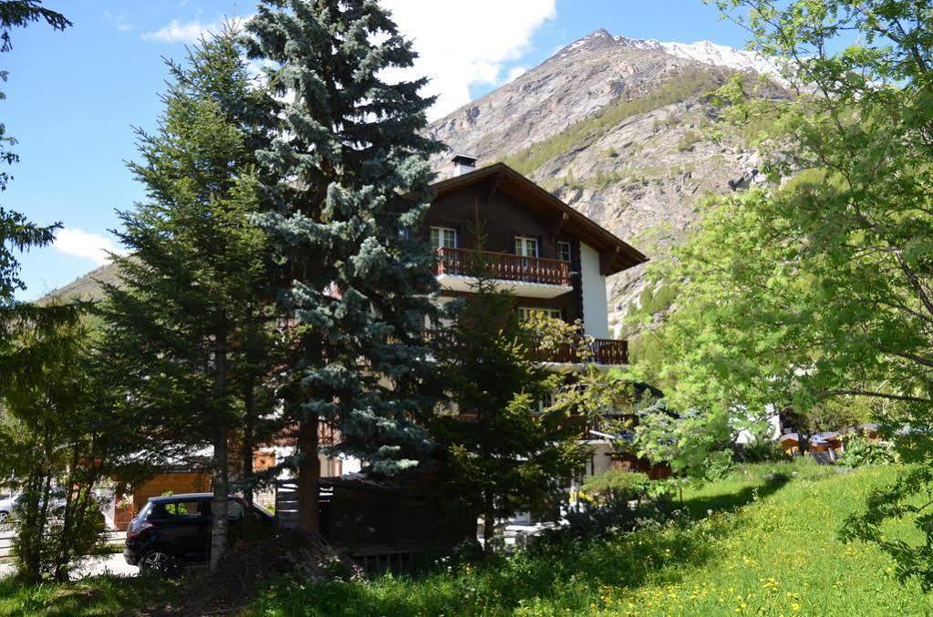 Haus Alpenperle Lägenhet Saas-Almagell Exteriör bild