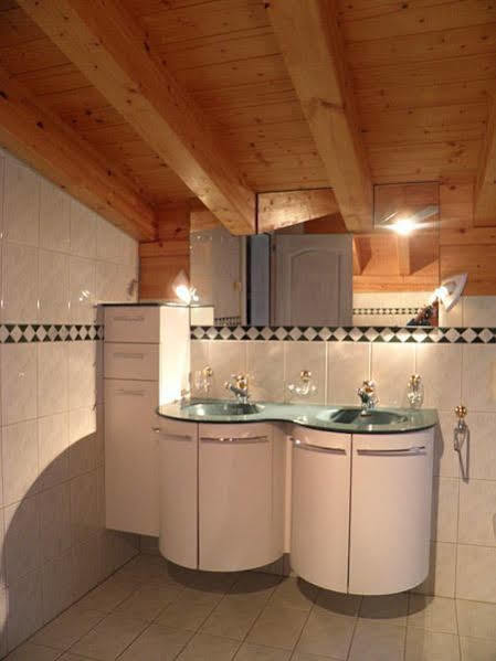 Haus Alpenperle Lägenhet Saas-Almagell Exteriör bild