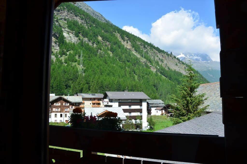 Haus Alpenperle Lägenhet Saas-Almagell Exteriör bild
