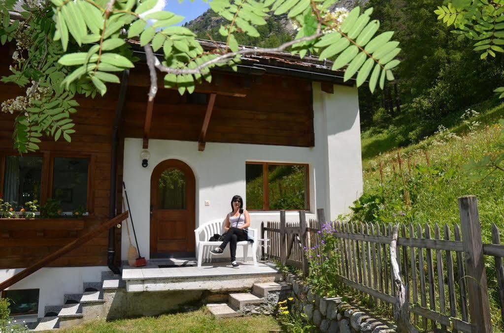 Haus Alpenperle Lägenhet Saas-Almagell Exteriör bild