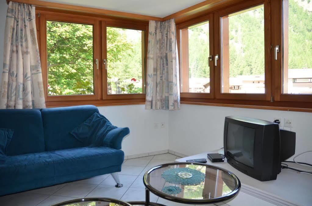 Haus Alpenperle Lägenhet Saas-Almagell Exteriör bild